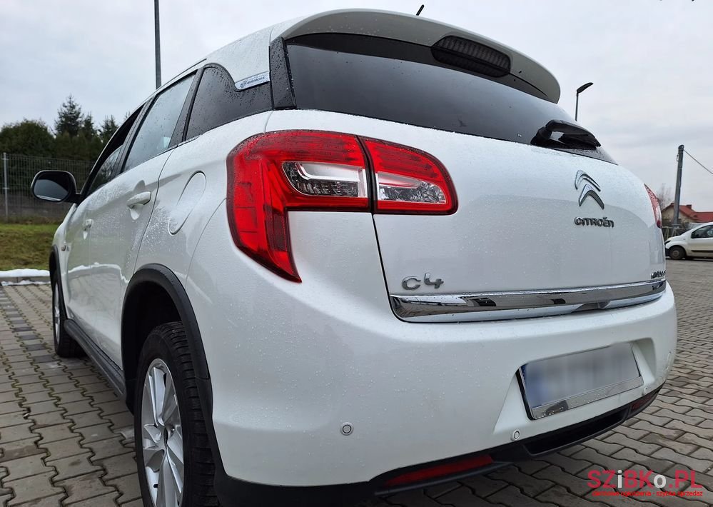 2013' Citroen C4 Aircross photo #6