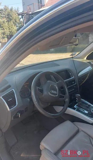 2010' Audi Q5 photo #5