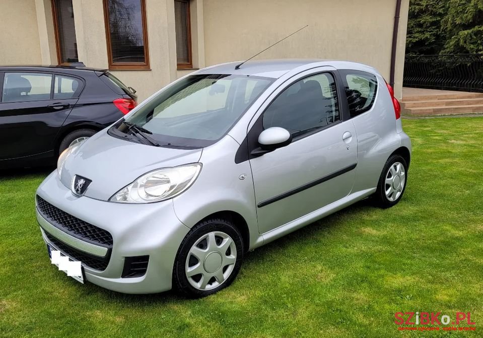 2011' Peugeot 107 photo #1