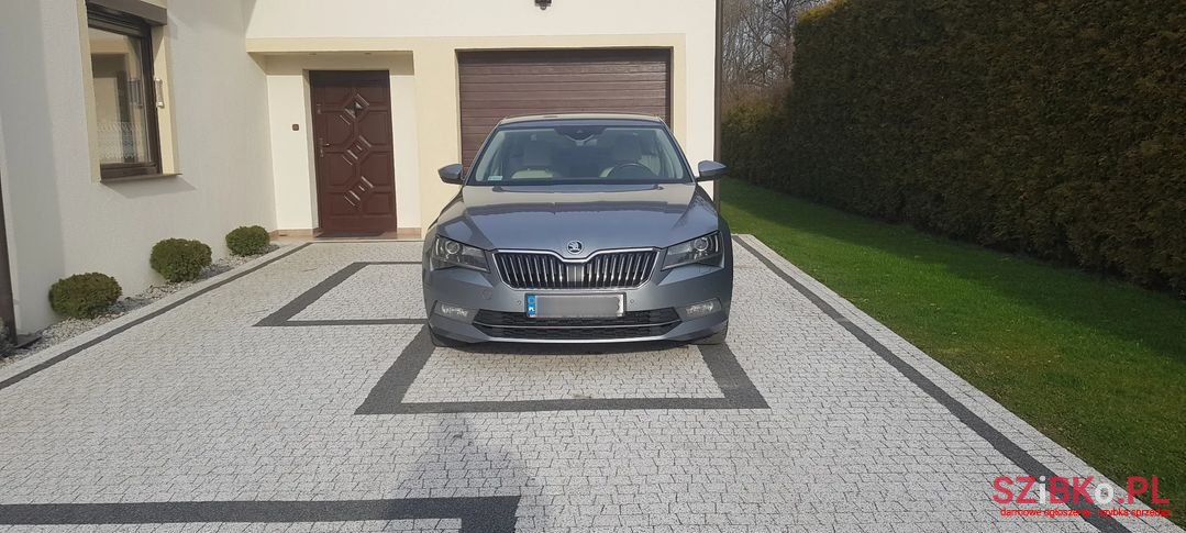 2016' Skoda Superb photo #3