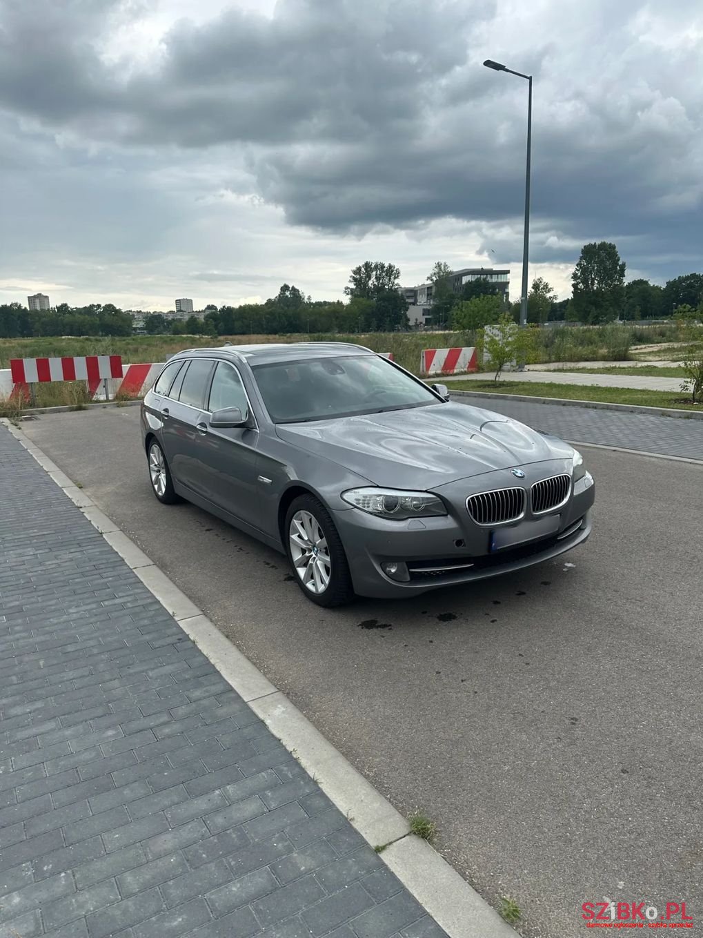 2012' BMW 5 Series photo #2