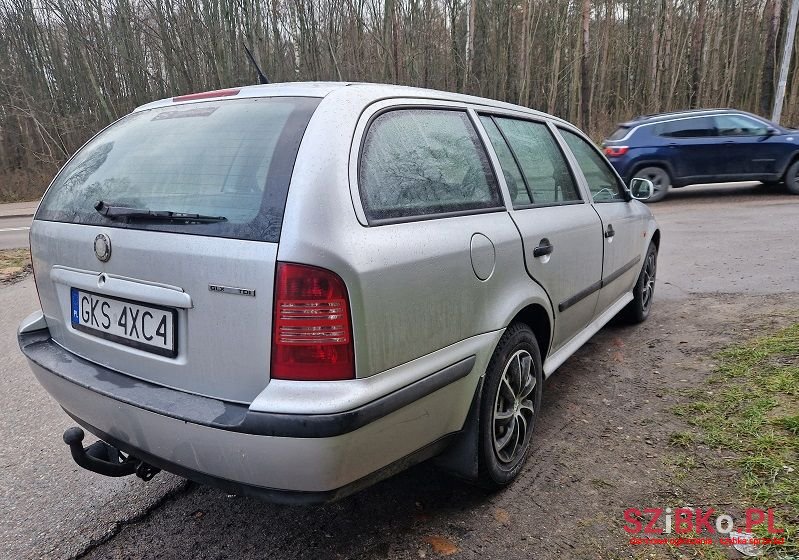 1999' Skoda Octavia photo #3