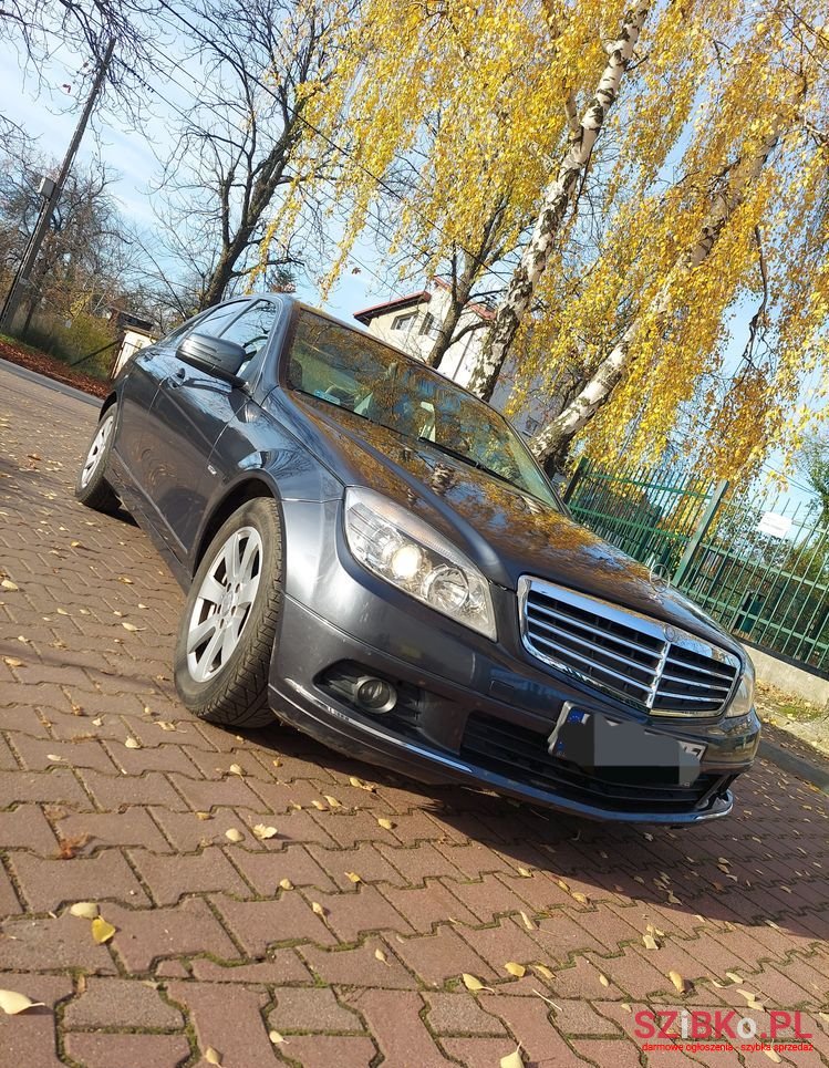 2009' Mercedes-Benz C-Class photo #2