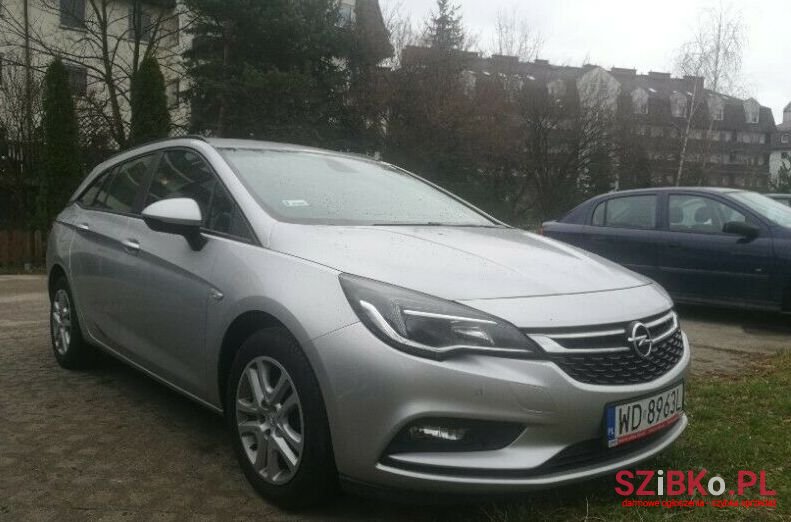 2016' Opel Astra photo #1