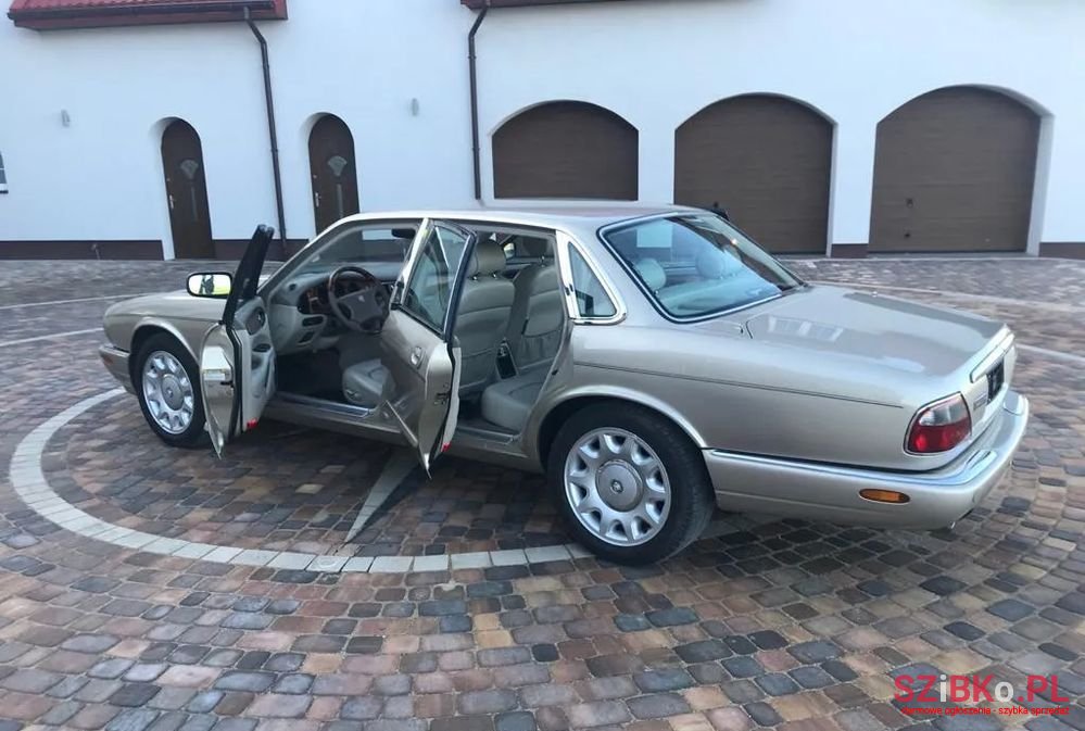 1998' Jaguar XJ photo #3