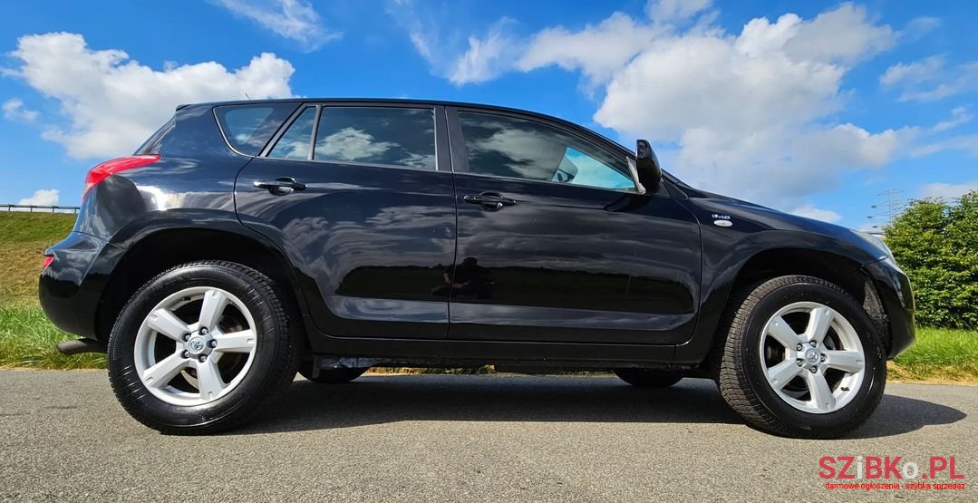 2007' Toyota RAV4 photo #1
