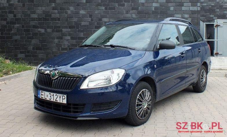 2012' Skoda Fabia photo #1