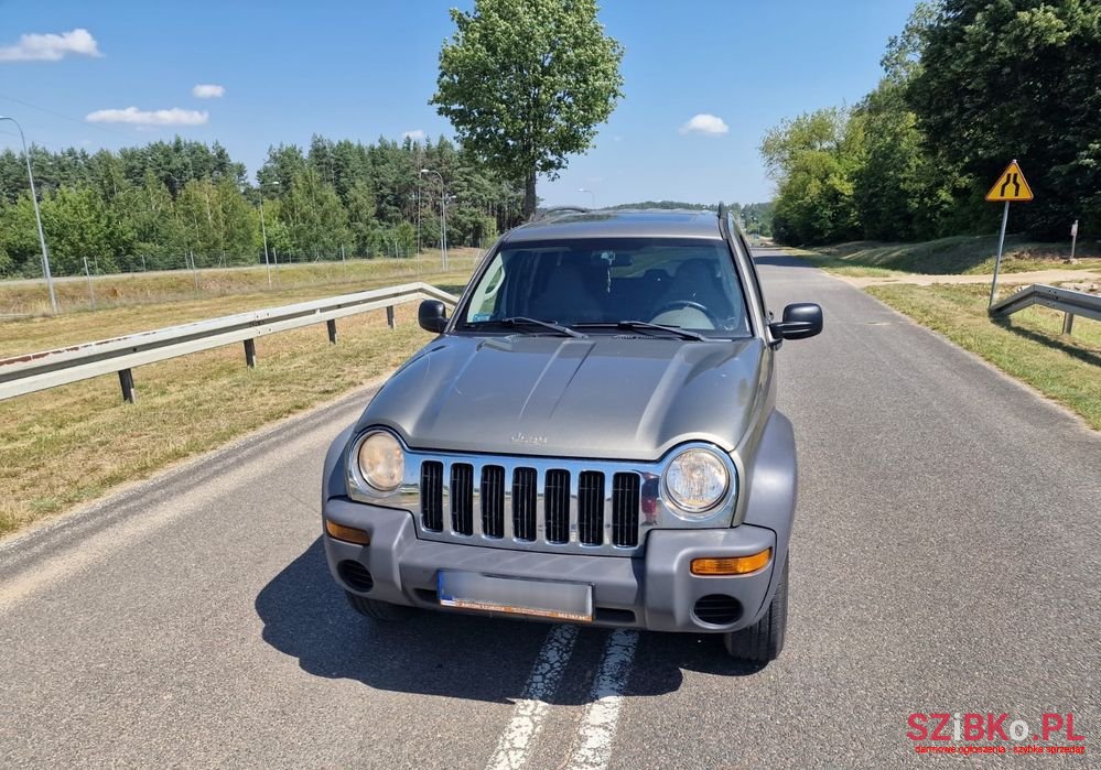 2004' Jeep Liberty 3.7 4X4 photo #2