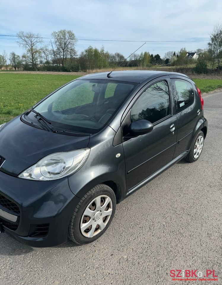 2010' Peugeot 107 photo #5