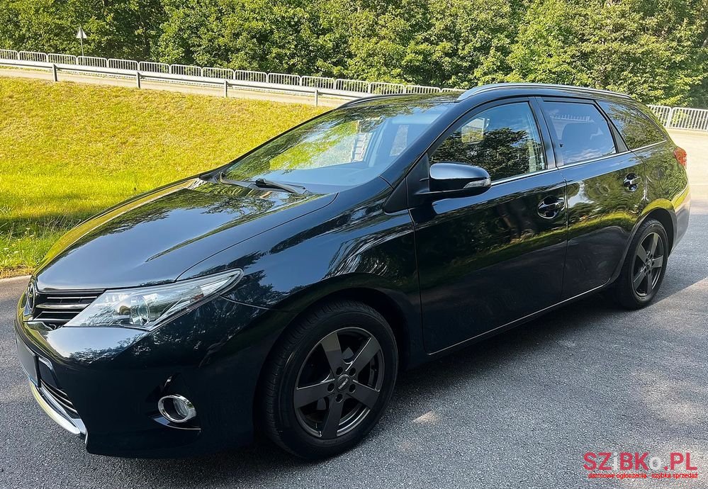 2014' Toyota Auris photo #4