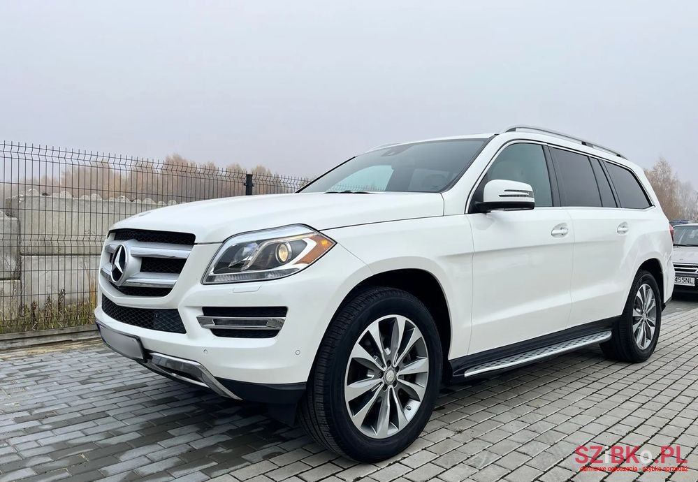 2016' Mercedes-Benz GL 400 photo #2