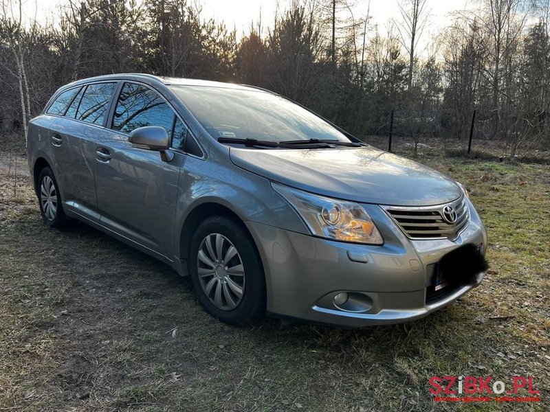 2009' Toyota Avensis 2.0 D-4D Sol photo #1