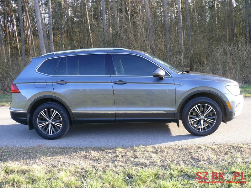 2018' Volkswagen Tiguan Allspace photo #3