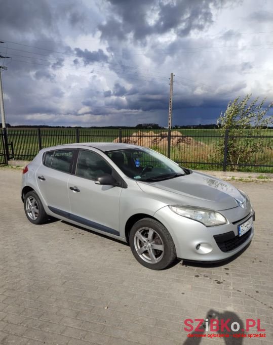 2010' Renault Megane photo #2