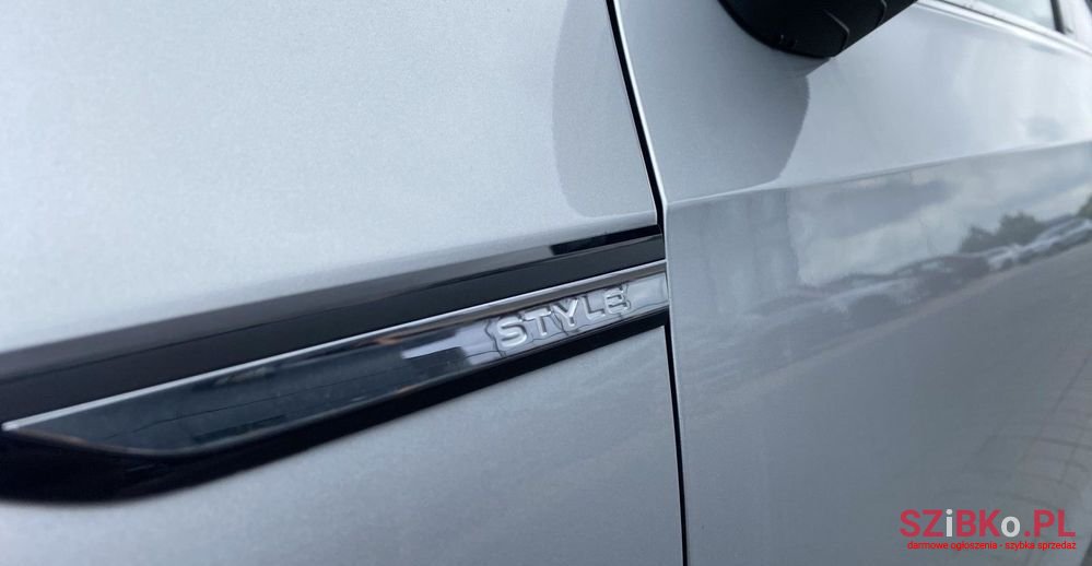 2024' Volkswagen Golf photo #6