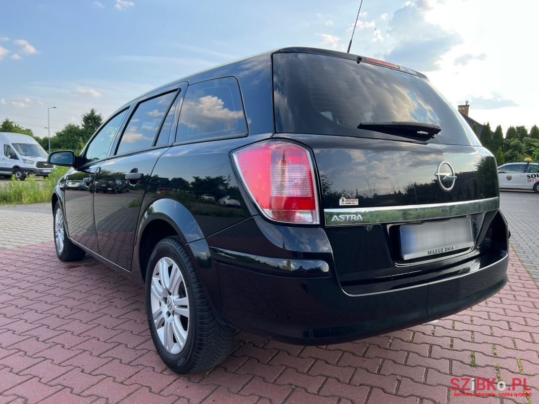 2009' Opel Astra photo #4