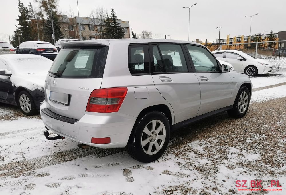 2011' Mercedes-Benz GLK photo #5