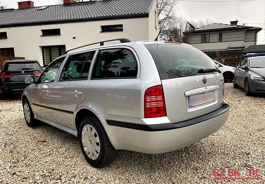 2010' Skoda Octavia 1.6 Tour Plus photo #3