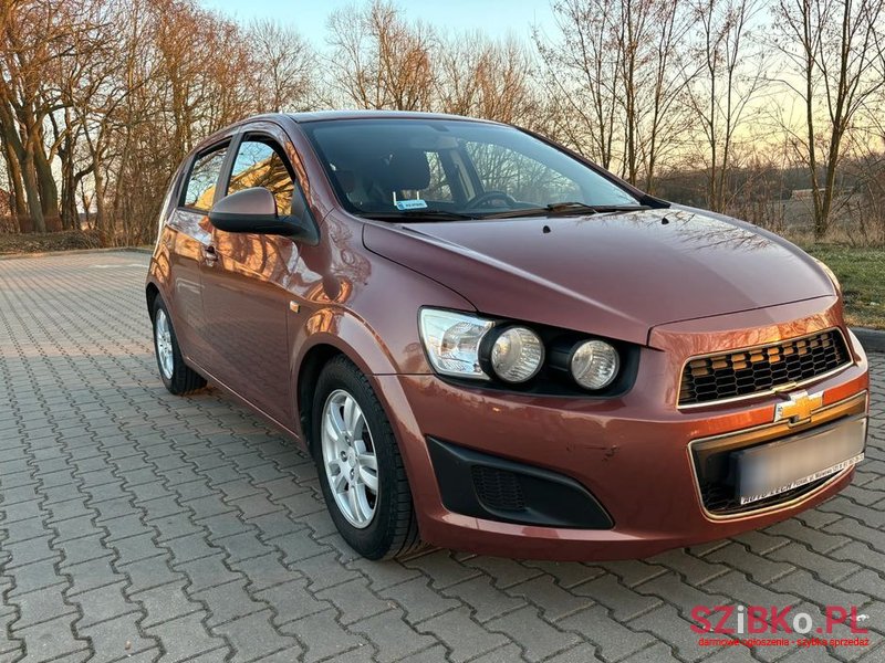 2011' Chevrolet Aveo photo #2