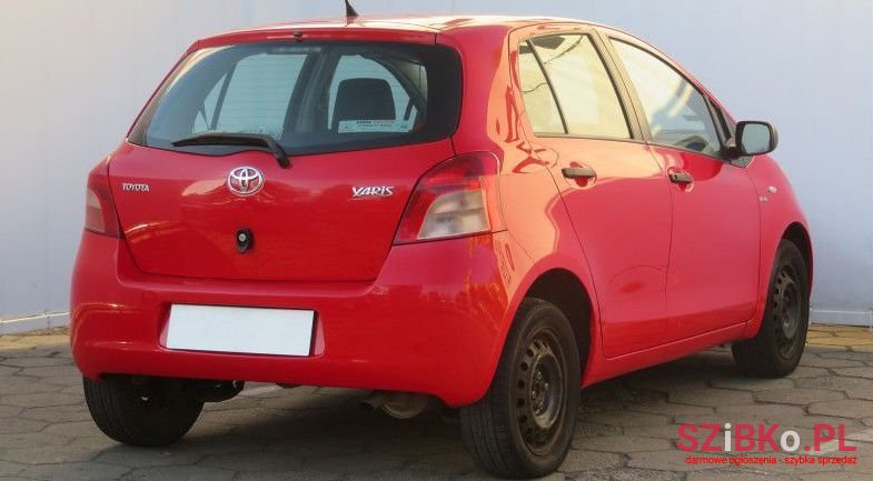 2008' Toyota Yaris photo #4