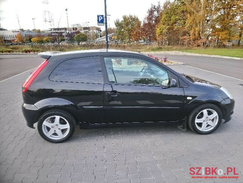 2005' Ford Fiesta photo #3