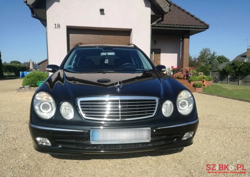 2003' Mercedes-Benz E-Class photo #2