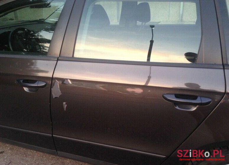 2007' Volkswagen Passat photo #4