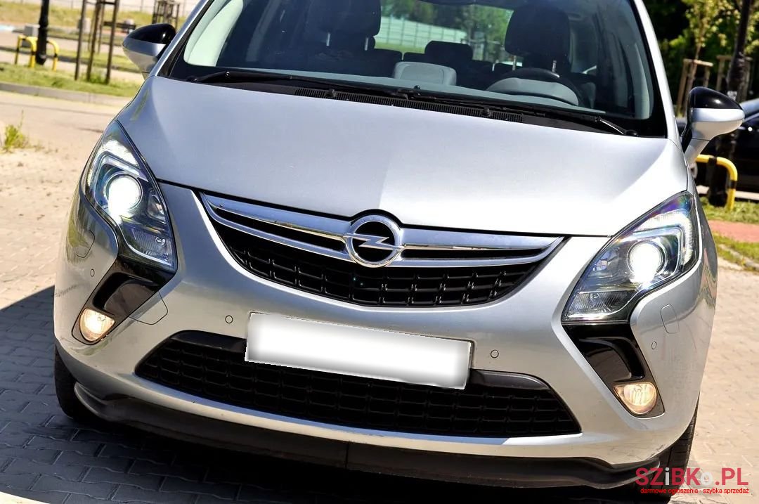 2015' Opel Zafira photo #4