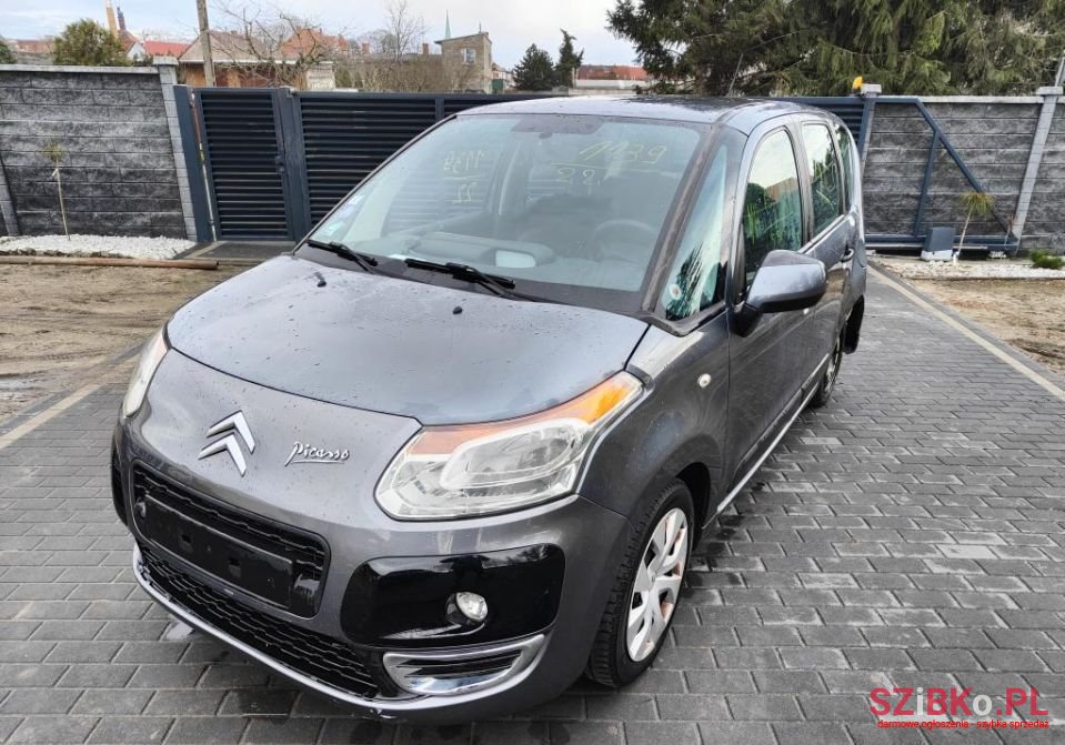 2011' Citroen C3 Picasso photo #1
