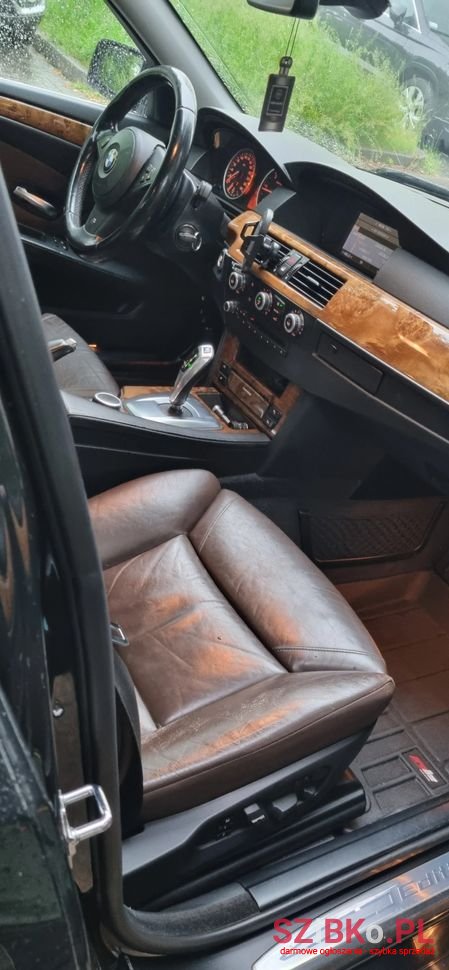2008' BMW 5 Series 520D Touring photo #5