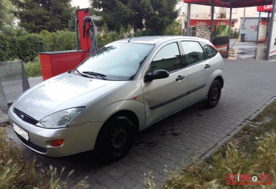 2000' Ford Focus photo #2