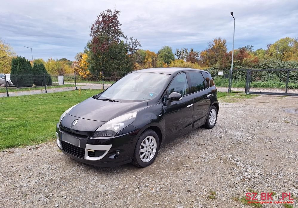 2011' Renault Scenic photo #1