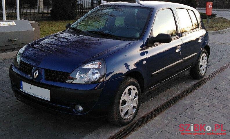 2004' Renault Clio photo #1