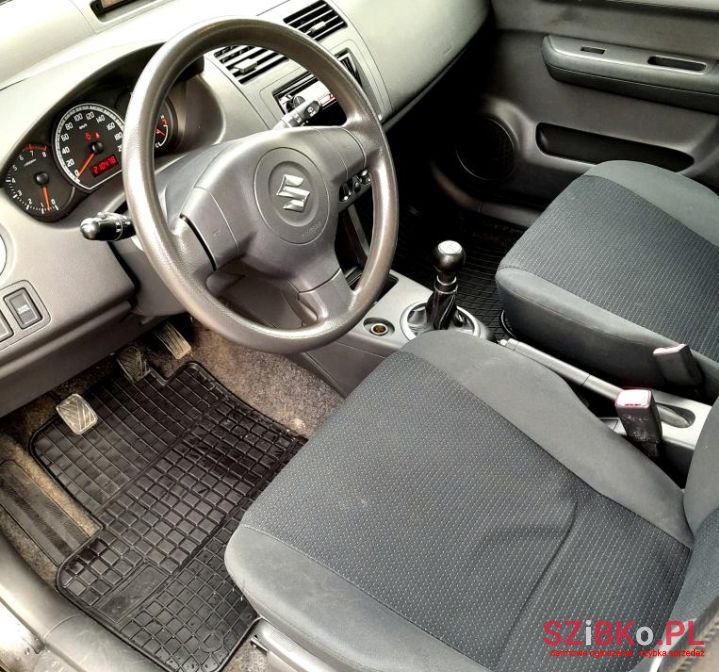2009' Suzuki Swift photo #5