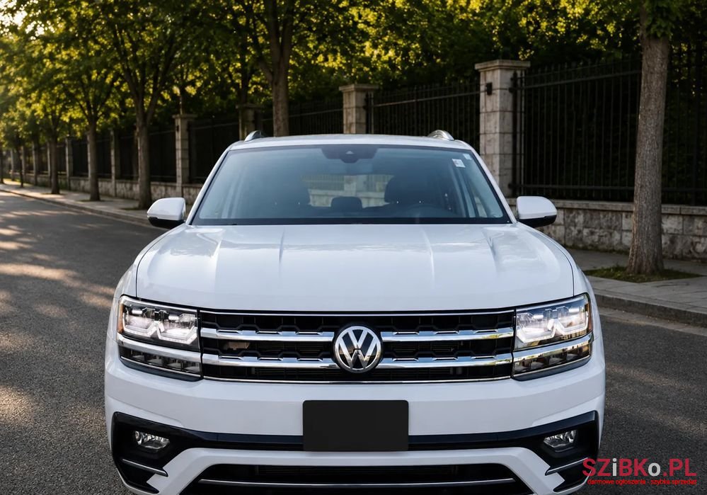 2019' Volkswagen Atlas photo #4