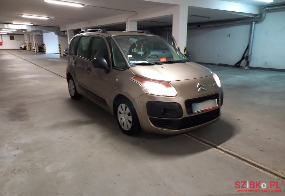 2010' Citroen C3 Picasso photo #5