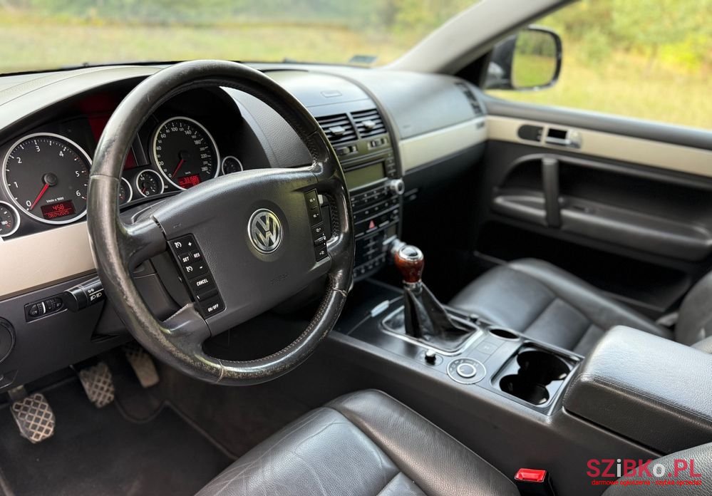 2007' Volkswagen Touareg photo #6