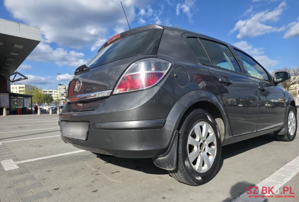 2011' Opel Astra 1.7 Cdti photo #6