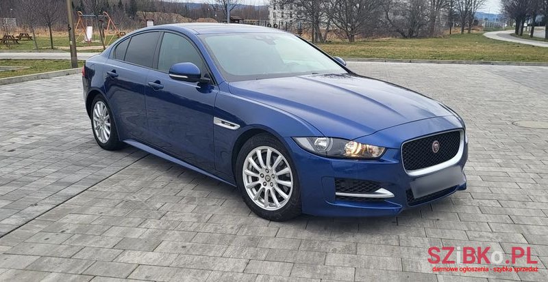 2016' Jaguar XE 2.0 D R-Sport photo #2