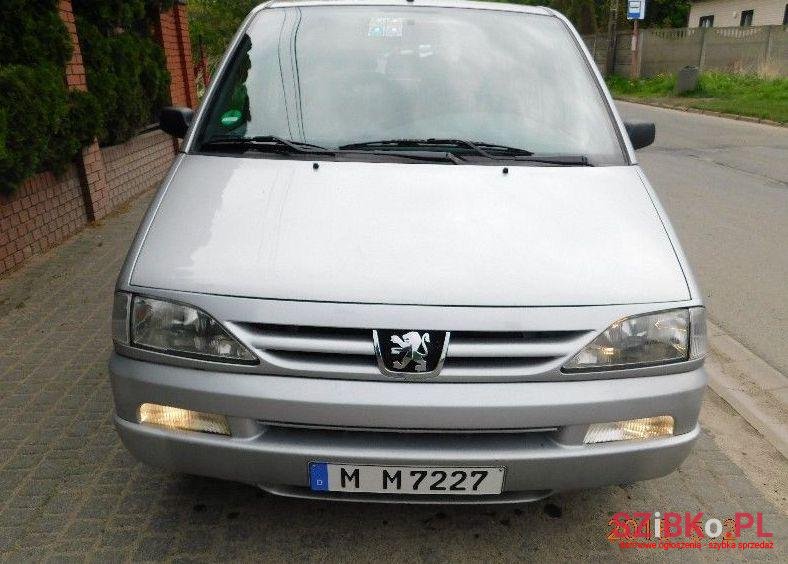 2000' Peugeot 806 photo #2