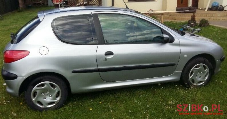 2001' Peugeot 206 photo #1