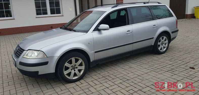 2002' Volkswagen Passat photo #1