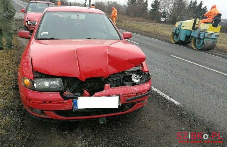 2001' SEAT Leon photo #1