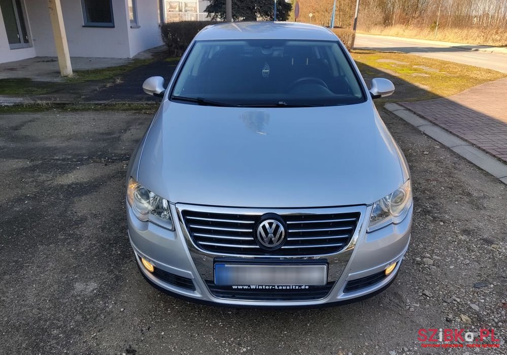2006' Volkswagen Passat 1.6 Family photo #2