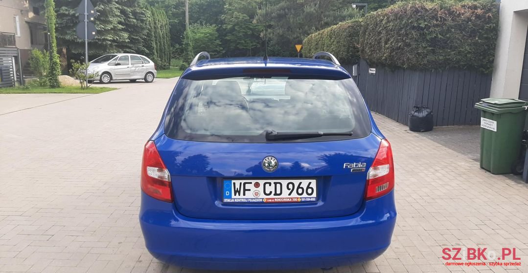 2009' Skoda Fabia photo #5