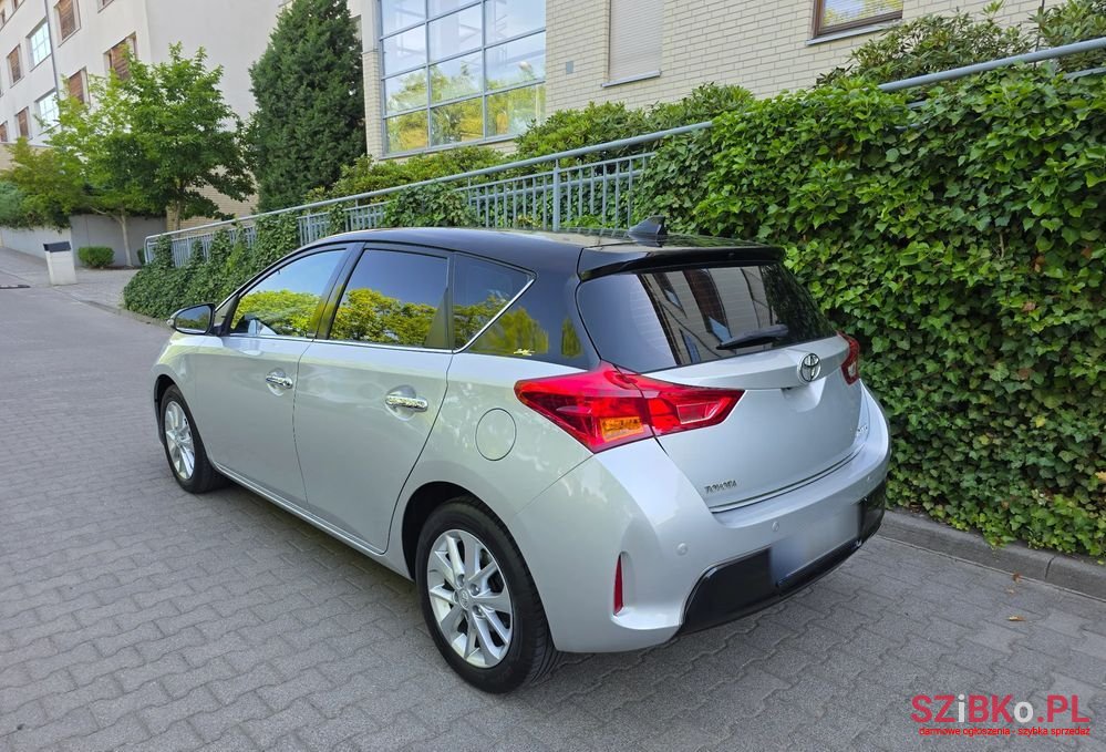 2014' Toyota Auris photo #5