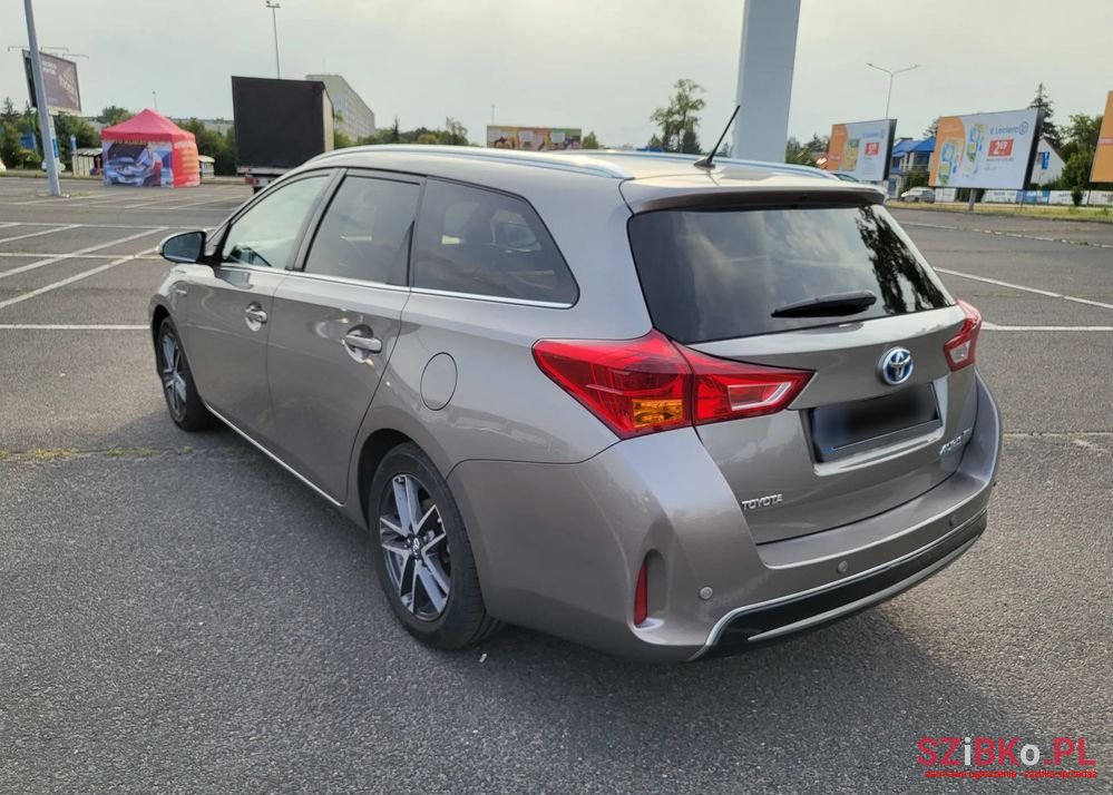 2014' Toyota Auris photo #3