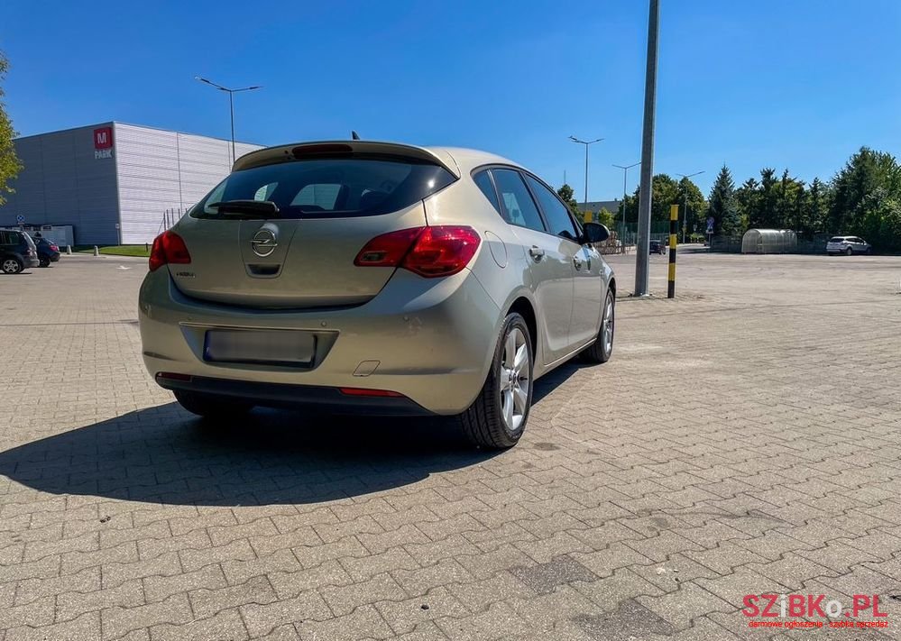 2009' Opel Astra 1.6 Cosmo photo #6