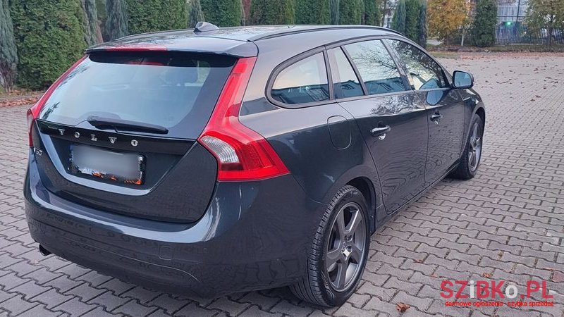 2013' Volvo V60 D2 Momentum photo #4