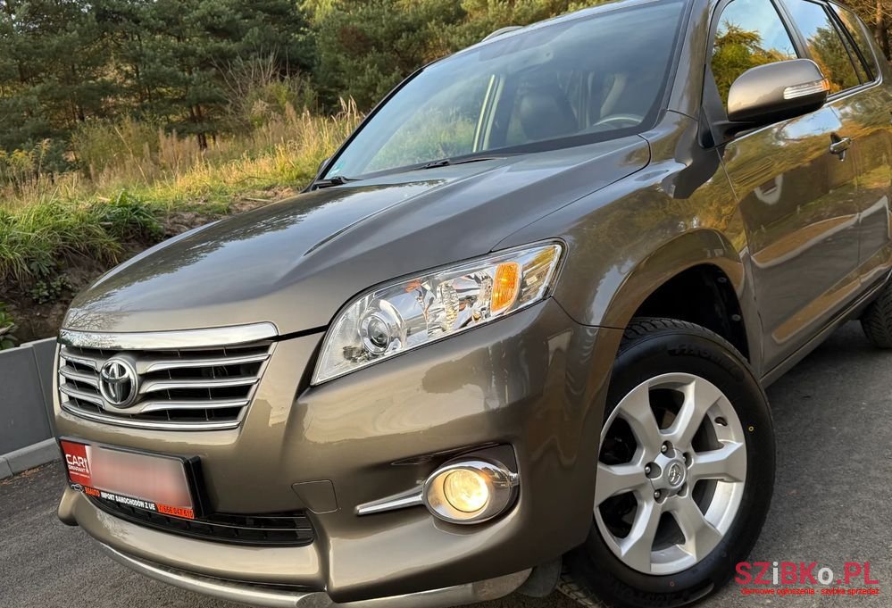 2010' Toyota RAV4 2.0 Vvt-I Premium photo #3